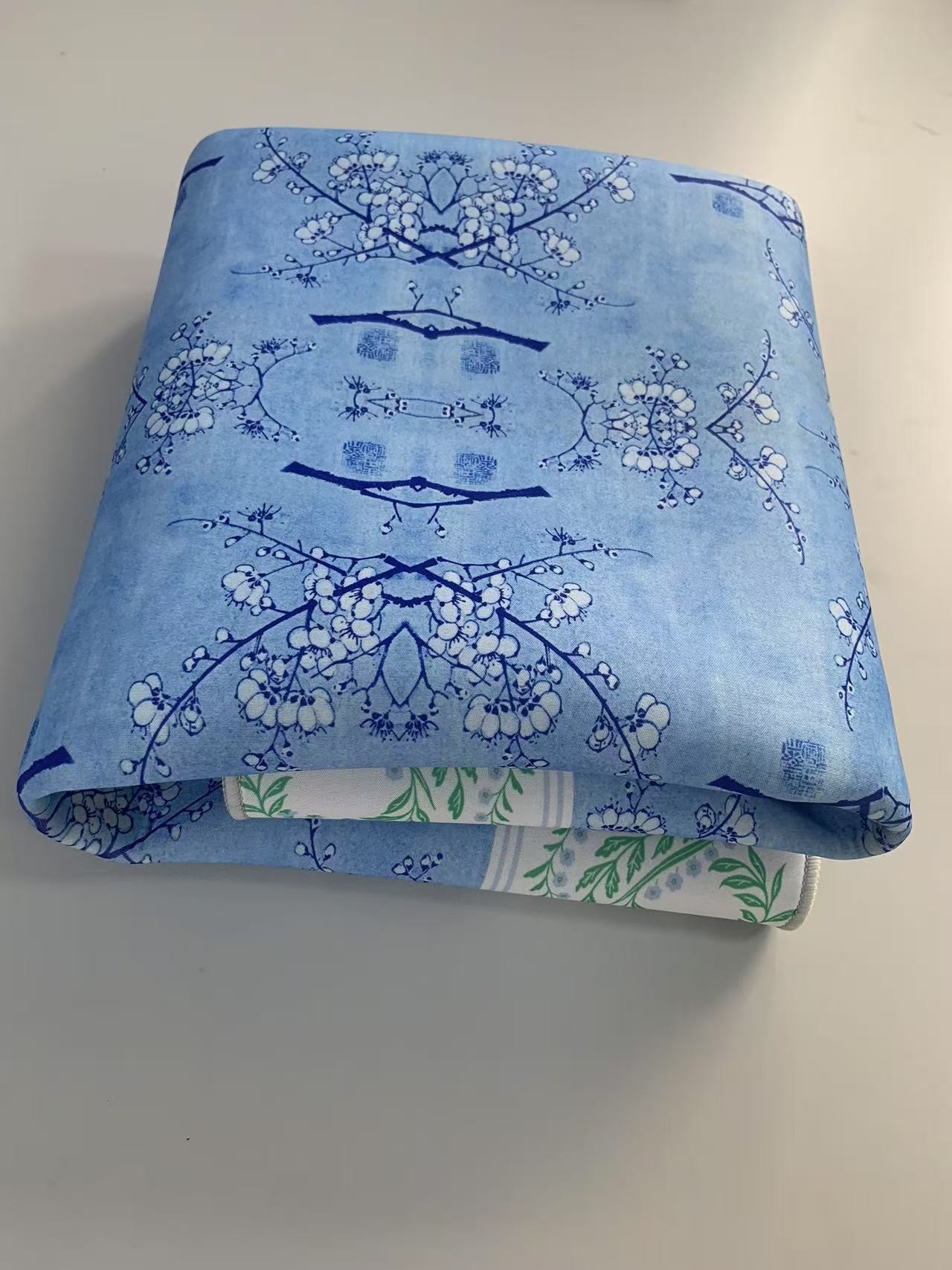 游戲桌墊那種好，橡膠雙面布印刷定制